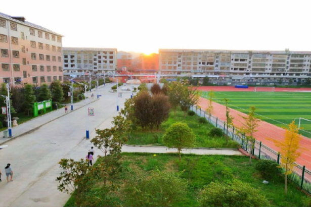 Escuela secundaria n.o 2 de Hunan Xinhua