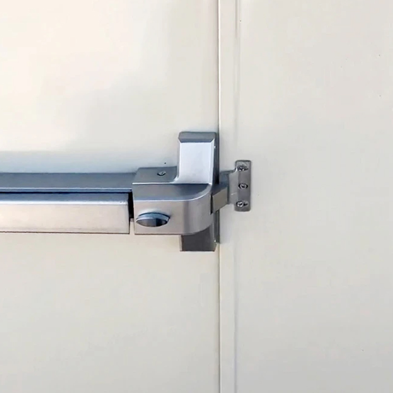 Puerta y media revestida de acero con vidrio