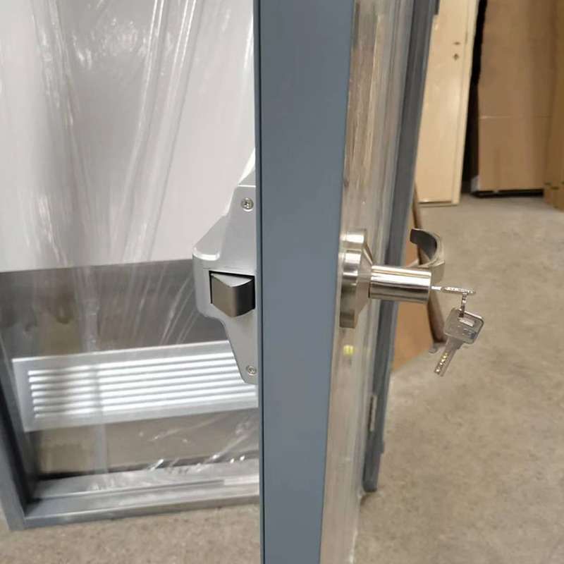 Puerta doble de acero con barra de empuje Puerta doble de acero con barra de empuje